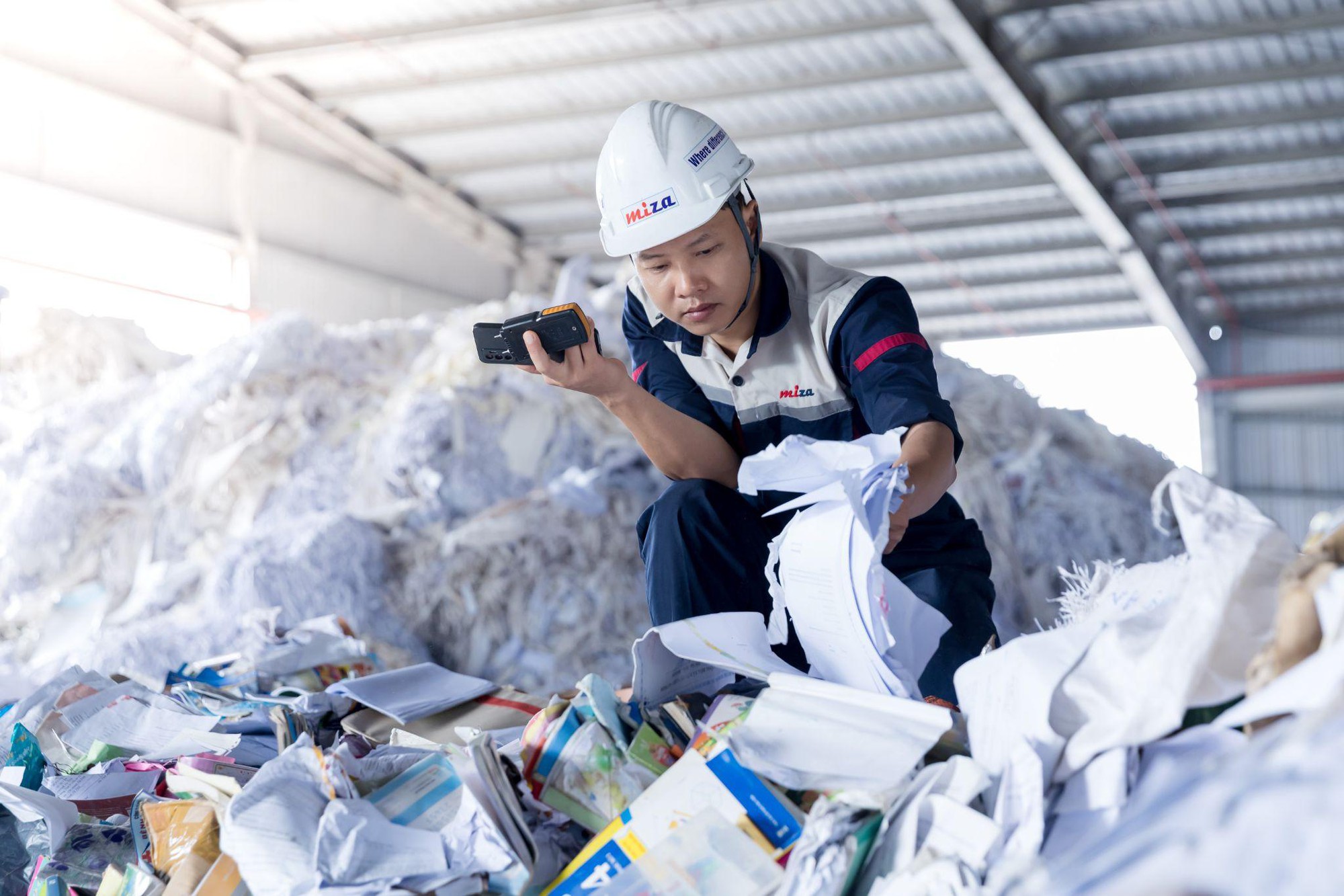 Tưởng đống giấy lộn, ai ngờ lại là "vũ khí" cứu 15,7 triệu cây xanh: Đột nhập nhà máy "hô biến" rác thành tài nguyên tại Thanh Hóa!- Ảnh 11.