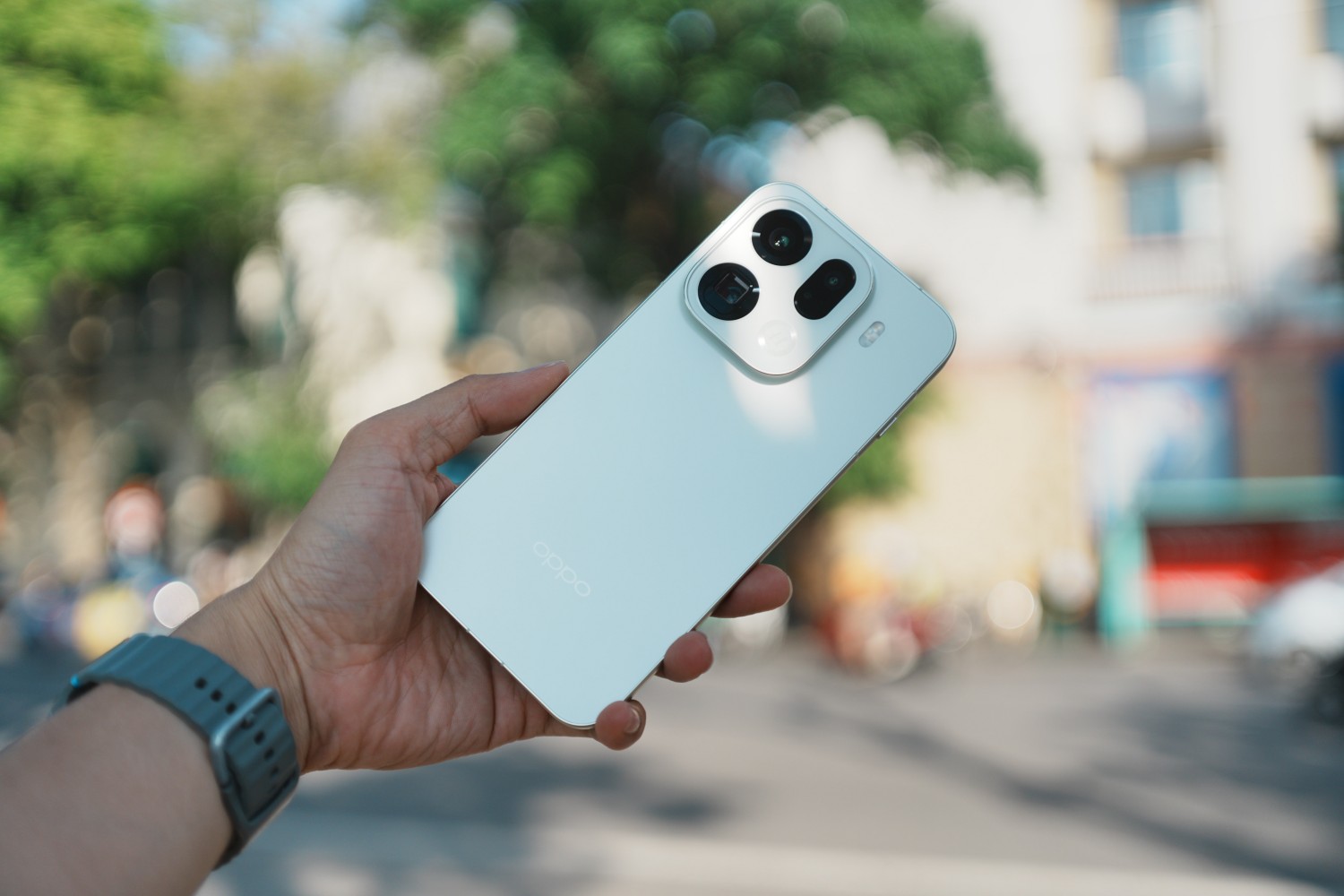 Dạo phố Hà Nội mùa thu cùng OPPO Find X9 Pro: Camera 200MP zoom siêu xa, macro rõ từng chi tiết- Ảnh 14.