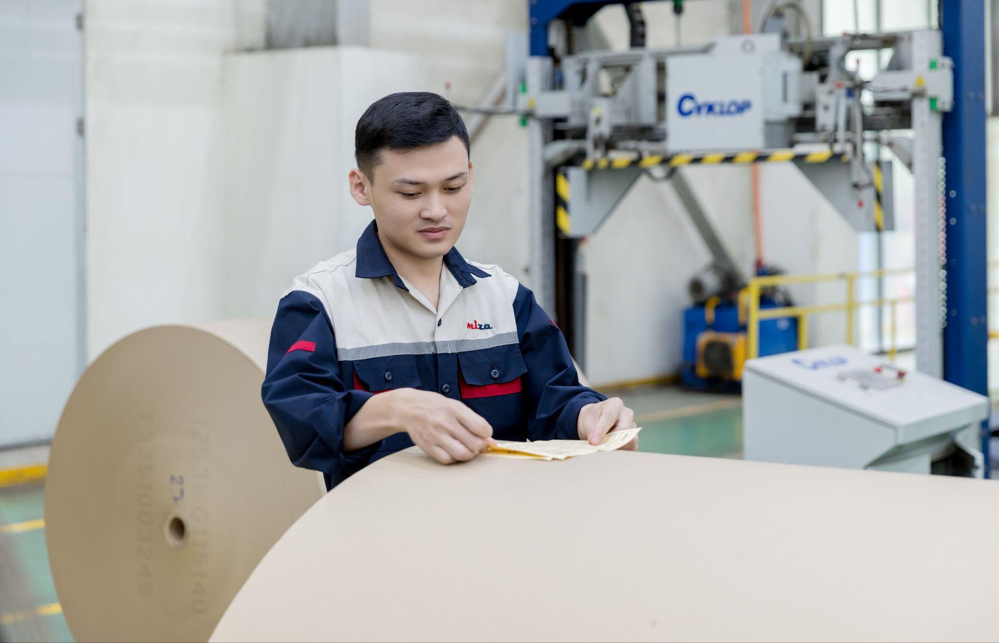 Tưởng đống giấy lộn, ai ngờ lại là "vũ khí" cứu 15,7 triệu cây xanh: Đột nhập nhà máy "hô biến" rác thành tài nguyên tại Thanh Hóa!- Ảnh 18.