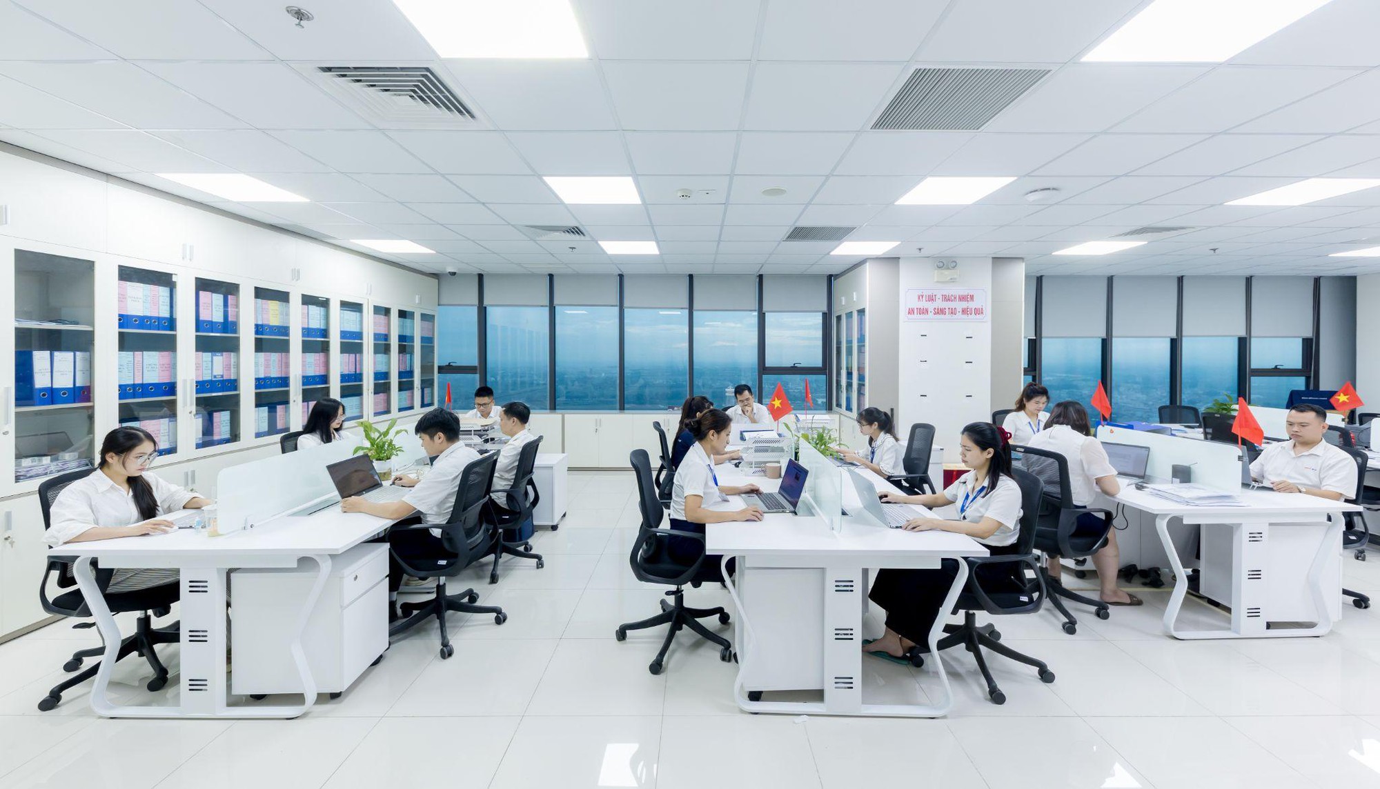 Tưởng đống giấy lộn, ai ngờ lại là "vũ khí" cứu 15,7 triệu cây xanh: Đột nhập nhà máy "hô biến" rác thành tài nguyên tại Thanh Hóa!- Ảnh 28.