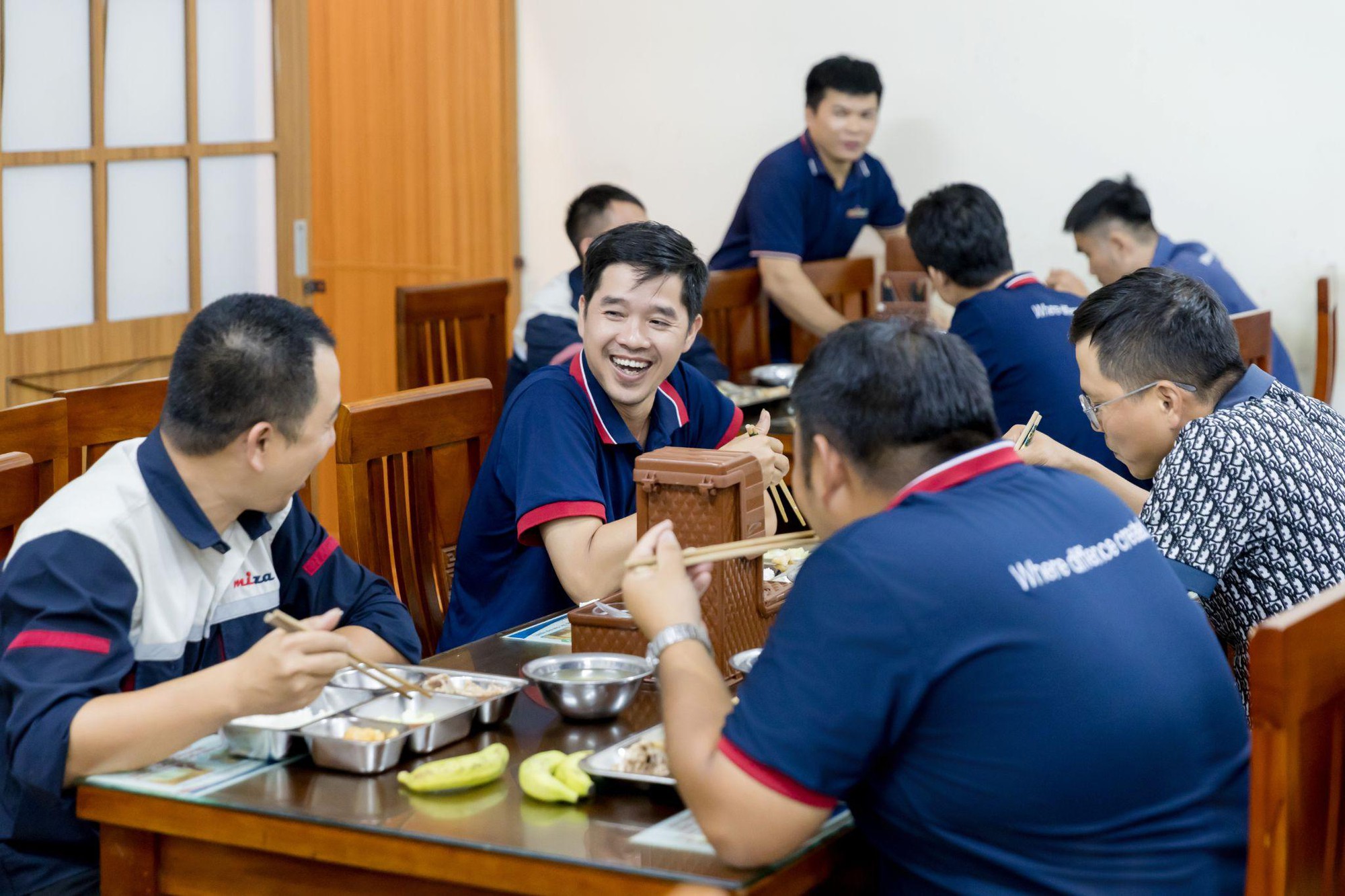 Tưởng đống giấy lộn, ai ngờ lại là "vũ khí" cứu 15,7 triệu cây xanh: Đột nhập nhà máy "hô biến" rác thành tài nguyên tại Thanh Hóa!- Ảnh 29.