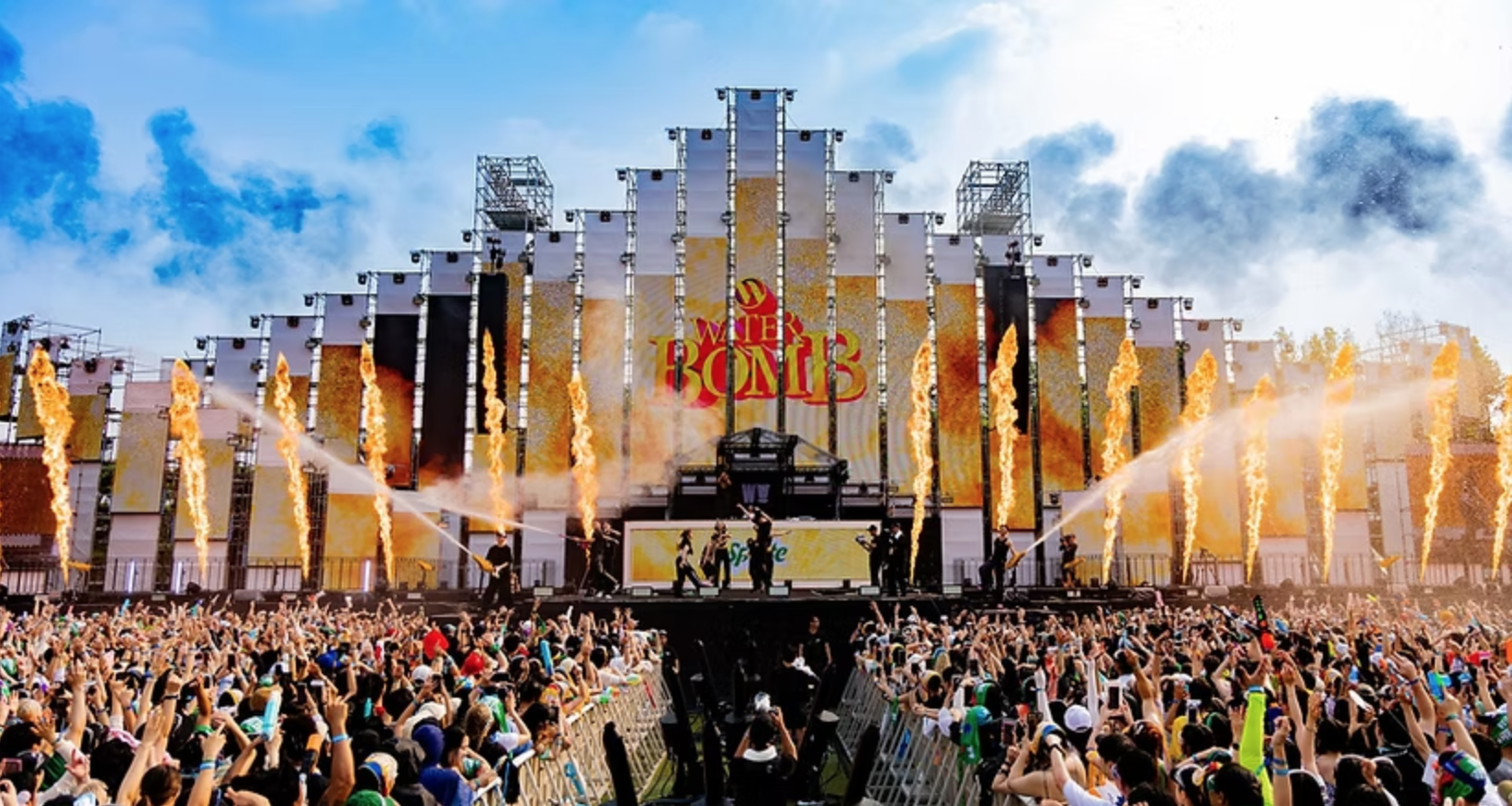 Hé lộ bí mật: Đằng sau 'cuộc chiến nước' là cả một 'Vũ Trụ Vui Chơi' bạn chưa biết!- Ảnh 1.