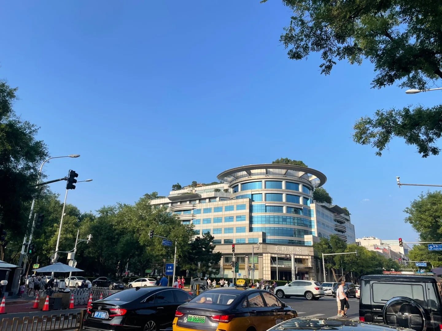 Penthouse triệu đô của "Tình Nhi" Vương Diễm: Mỗi sớm thức giấc ngắm điện Thái Hòa, chiều về thong thả uống trà đón hoàng hôn bên Tử Cấm Thành- Ảnh 1.