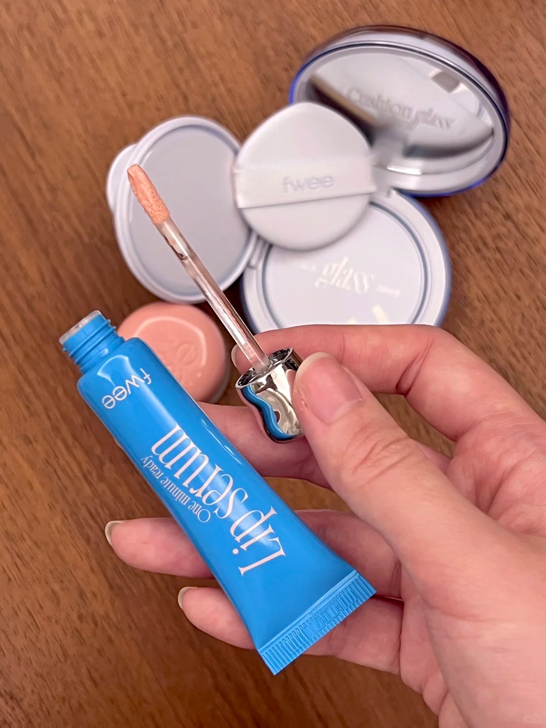 Từ bỏ son dưỡng, 5 serum dưỡng môi này vẫn giúp bạn có đôi môi căng mọng bất ngờ- Ảnh 3.