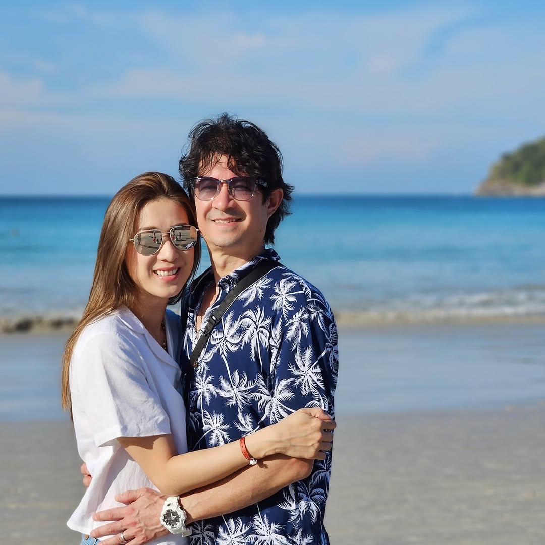 1 Hoa hậu và chồng bác sĩ hơn 13 tuổi đã 1 Hoa hậu và chồng bác sĩ hơn 13 tuổi đã