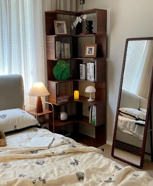 Không phải mê tín, đây là 5 món đồ tuyệt đối không để cạnh giường ngủ: Dễ rước họa vào thân, sức khỏe sa sút- Ảnh 5. Không phải mê tín, đây là 5 món đồ tuyệt đối không để cạnh giường ngủ: Dễ rước họa vào thân, sức khỏe sa sút- Ảnh 5.