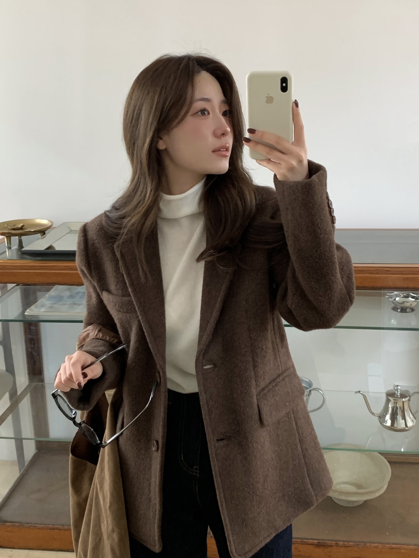 5 mẫu áo khoác hoàn hảo dành cho người cao khiêm tốn, chẳng cần làm gì vẫn sành điệu và tôn dáng- Ảnh 10. 5 mẫu áo khoác hoàn hảo dành cho người cao khiêm tốn, chẳng cần làm gì vẫn sành điệu và tôn dáng- Ảnh 10.