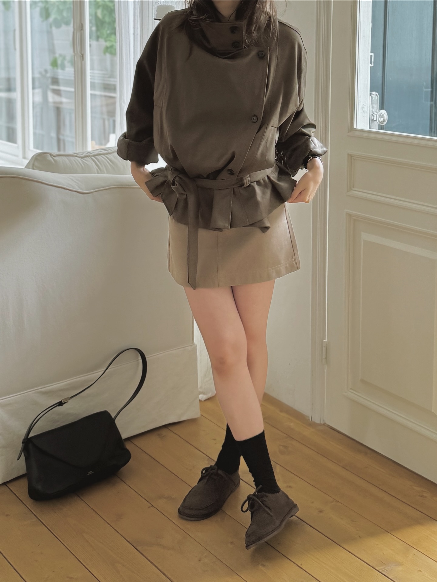 5 mẫu áo khoác hoàn hảo dành cho người cao khiêm tốn, chẳng cần làm gì vẫn sành điệu và tôn dáng- Ảnh 4. 5 mẫu áo khoác hoàn hảo dành cho người cao khiêm tốn, chẳng cần làm gì vẫn sành điệu và tôn dáng- Ảnh 4.