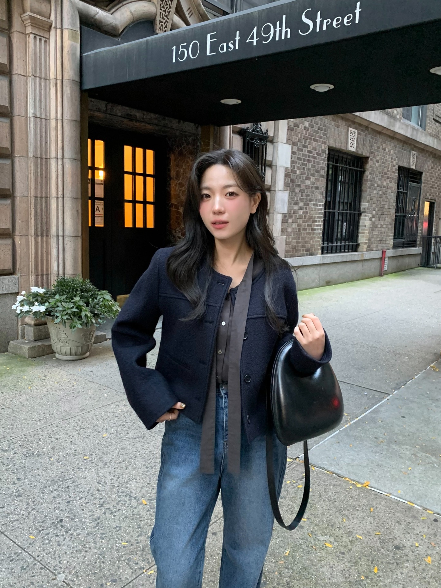 5 mẫu áo khoác hoàn hảo dành cho người cao khiêm tốn, chẳng cần làm gì vẫn sành điệu và tôn dáng- Ảnh 3. 5 mẫu áo khoác hoàn hảo dành cho người cao khiêm tốn, chẳng cần làm gì vẫn sành điệu và tôn dáng- Ảnh 3.