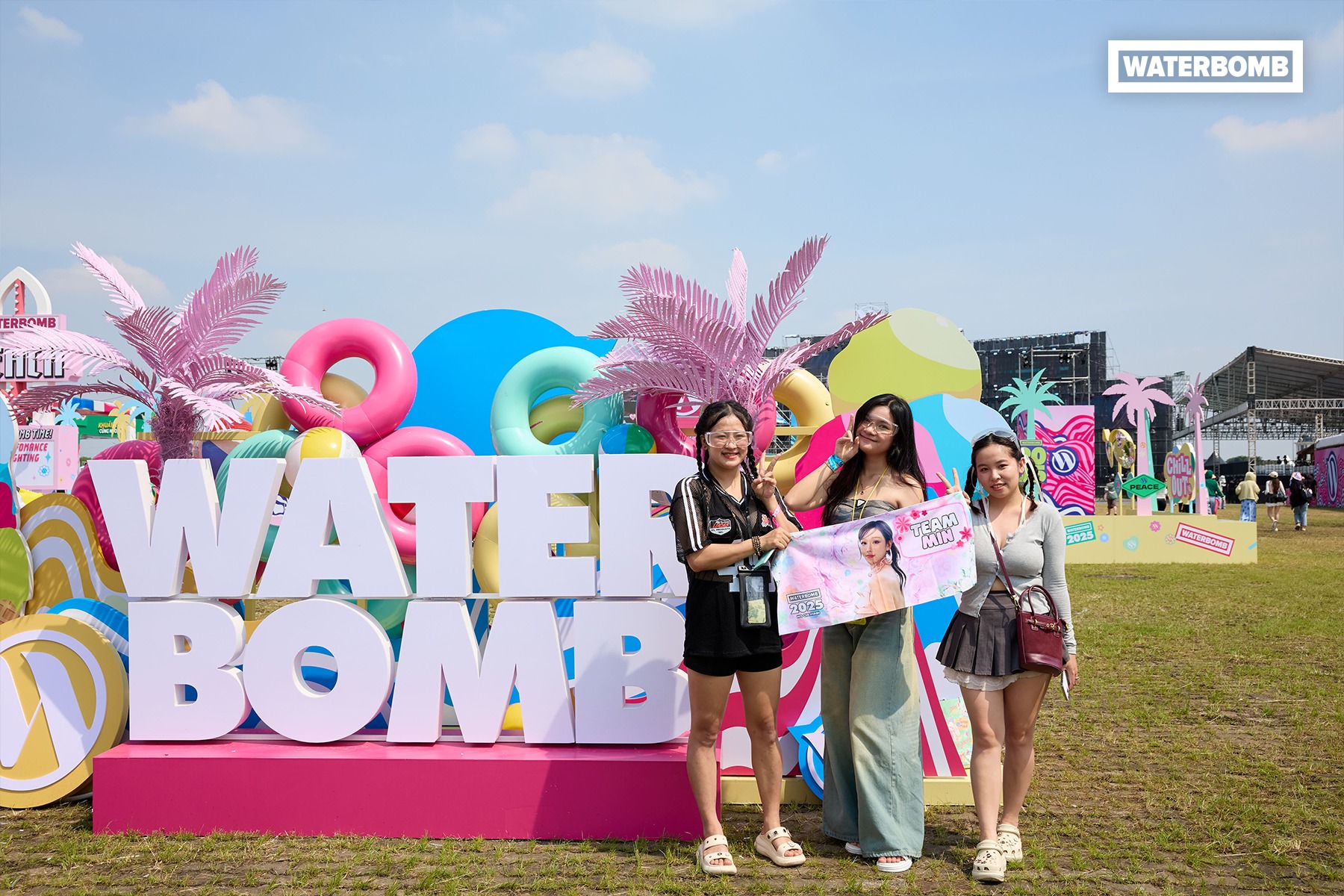 Tuyệt chiêu “Không Chơi Không Được”: Giới trẻ thích thú khám phá "Vũ Trụ Vui Chơi" đa chiều chỉ có tại WATERBOMB- Ảnh 3. Tuyệt chiêu “Không Chơi Không Được”: Giới trẻ thích thú khám phá "Vũ Trụ Vui Chơi" đa chiều chỉ có tại WATERBOMB- Ảnh 3.