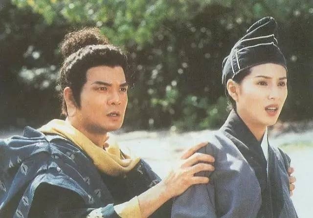 Sự hết thời của nam diễn viên phim giờ vàng: Sáng livestream ăn lẩu phân bò, tối đẩy xe bán bò viên vỉa hè- Ảnh 2. Sự hết thời của nam diễn viên phim giờ vàng: Sáng livestream ăn lẩu phân bò, tối đẩy xe bán bò viên vỉa hè- Ảnh 2.