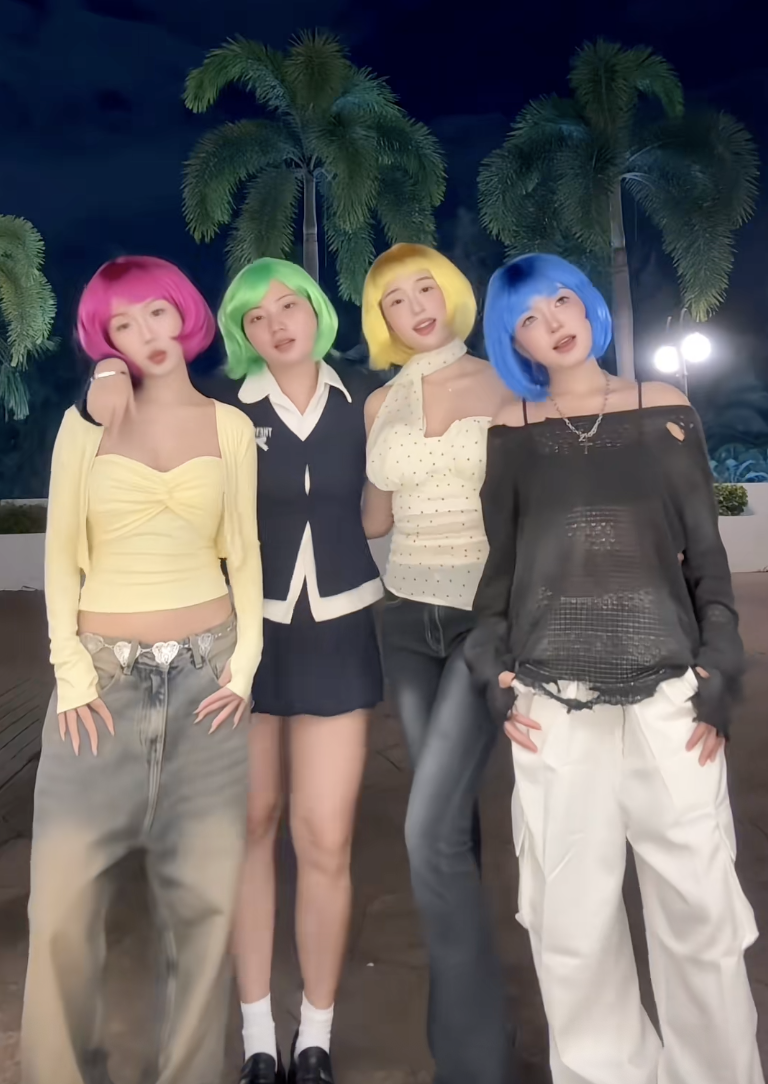 Danh tính hội siêu nhân gao "quậy" tưng bừng: 1 người được gọi là "phú bà", từng thi Hoa hậu- Ảnh 13. Danh tính hội siêu nhân gao "quậy" tưng bừng: 1 người được gọi là "phú bà", từng thi Hoa hậu- Ảnh 13.