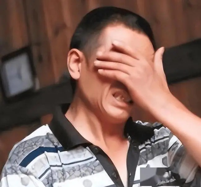 Chụp 200.000 bức ảnh của con trai trong 17 năm, người cha vô tình đẩy cuộc đời con vào "ngõ cụt": Phải chăng đã yêu thương sai cách?- Ảnh 4.