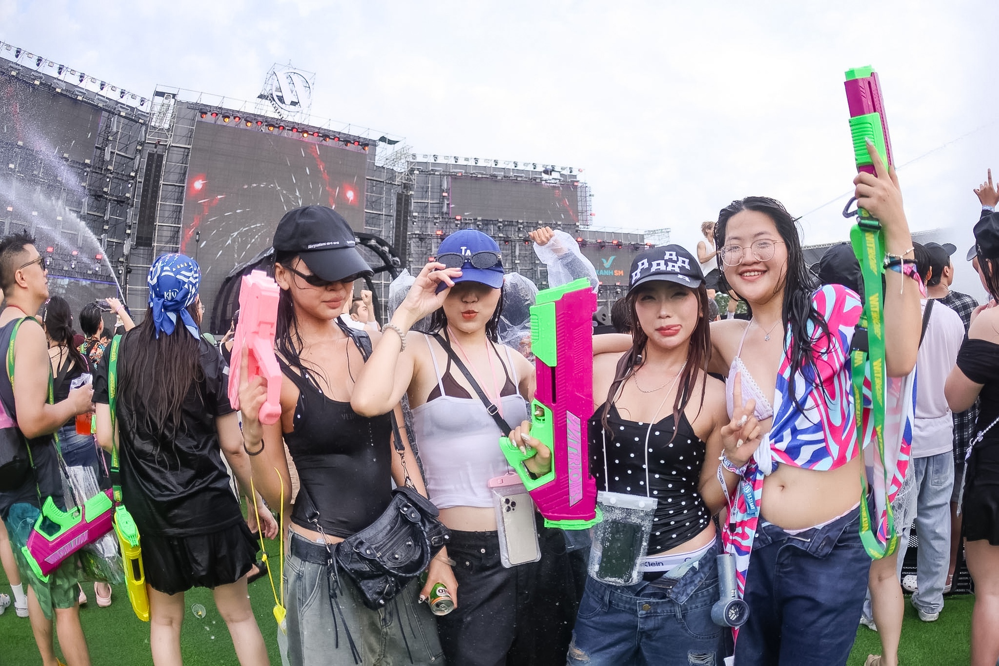 10 tiếng và toàn bộ những điều chưa từng thấy ở WATERBOMB 2025- Ảnh 11. 10 tiếng và toàn bộ những điều chưa từng thấy ở WATERBOMB 2025- Ảnh 11.