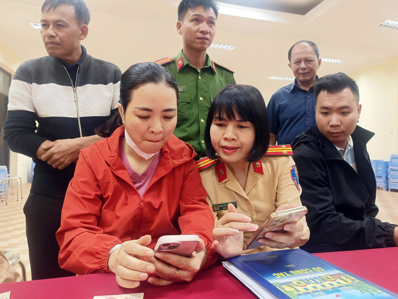 CSGT Hà Nội yêu cầu tất cả người dân cần làm ngay việc này- Ảnh 5. CSGT Hà Nội yêu cầu tất cả người dân cần làm ngay việc này- Ảnh 5.