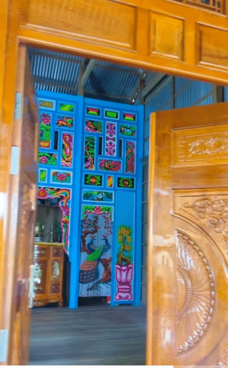 Nhà gỗ miền Tây: Vì sao phải xanh ngắt, hoa văn rực rỡ mới ra đúng chất Nhà gỗ miền Tây: Vì sao phải xanh ngắt, hoa văn rực rỡ mới ra đúng chất