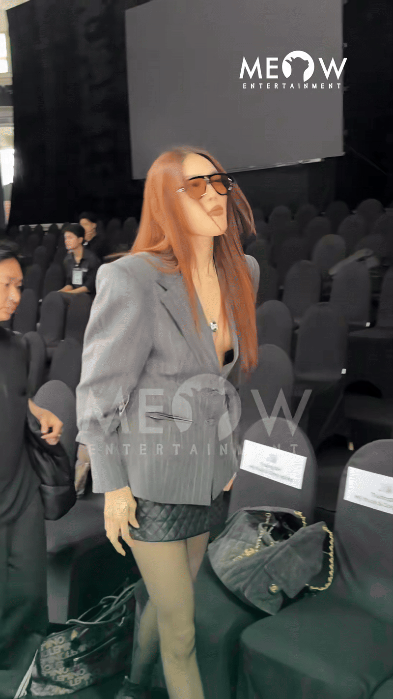 Thót tim với áo hở bạo của dâu hào môn Lan Khuê- Ảnh 1.