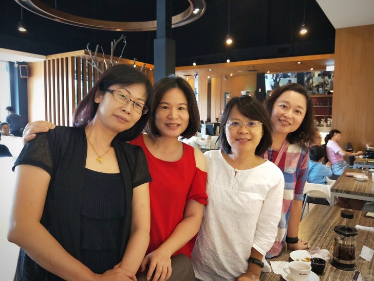 Họp lớp sau 20 năm: Nhìn cách dùng tiền là biết ai thật sự vững - ai chỉ đang cố tỏ ra giàu- Ảnh 4. Họp lớp sau 20 năm: Nhìn cách dùng tiền là biết ai thật sự vững - ai chỉ đang cố tỏ ra giàu- Ảnh 4.