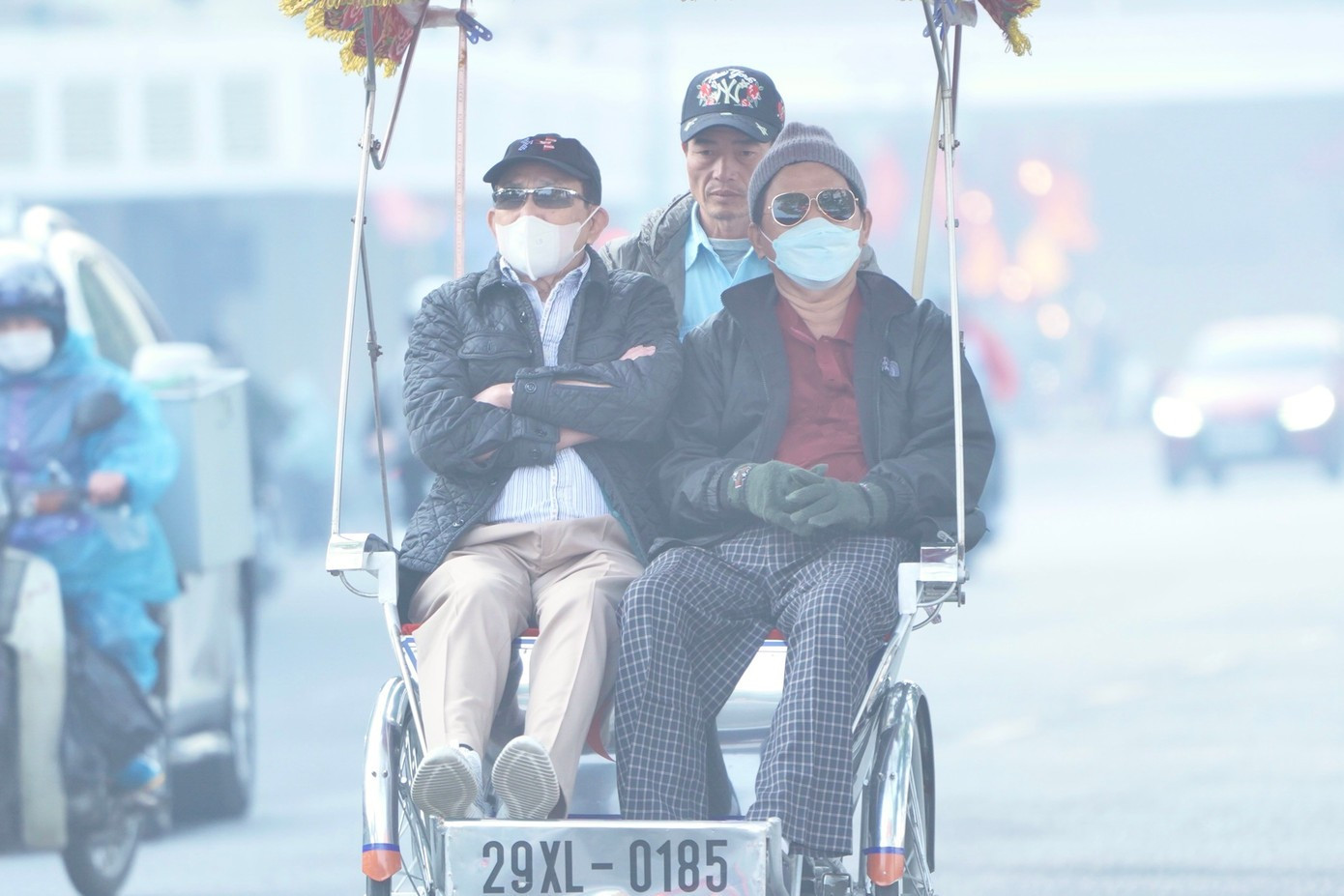 Chất lượng không khí Hà Nội lên ngưỡng xấu- Ảnh 1.