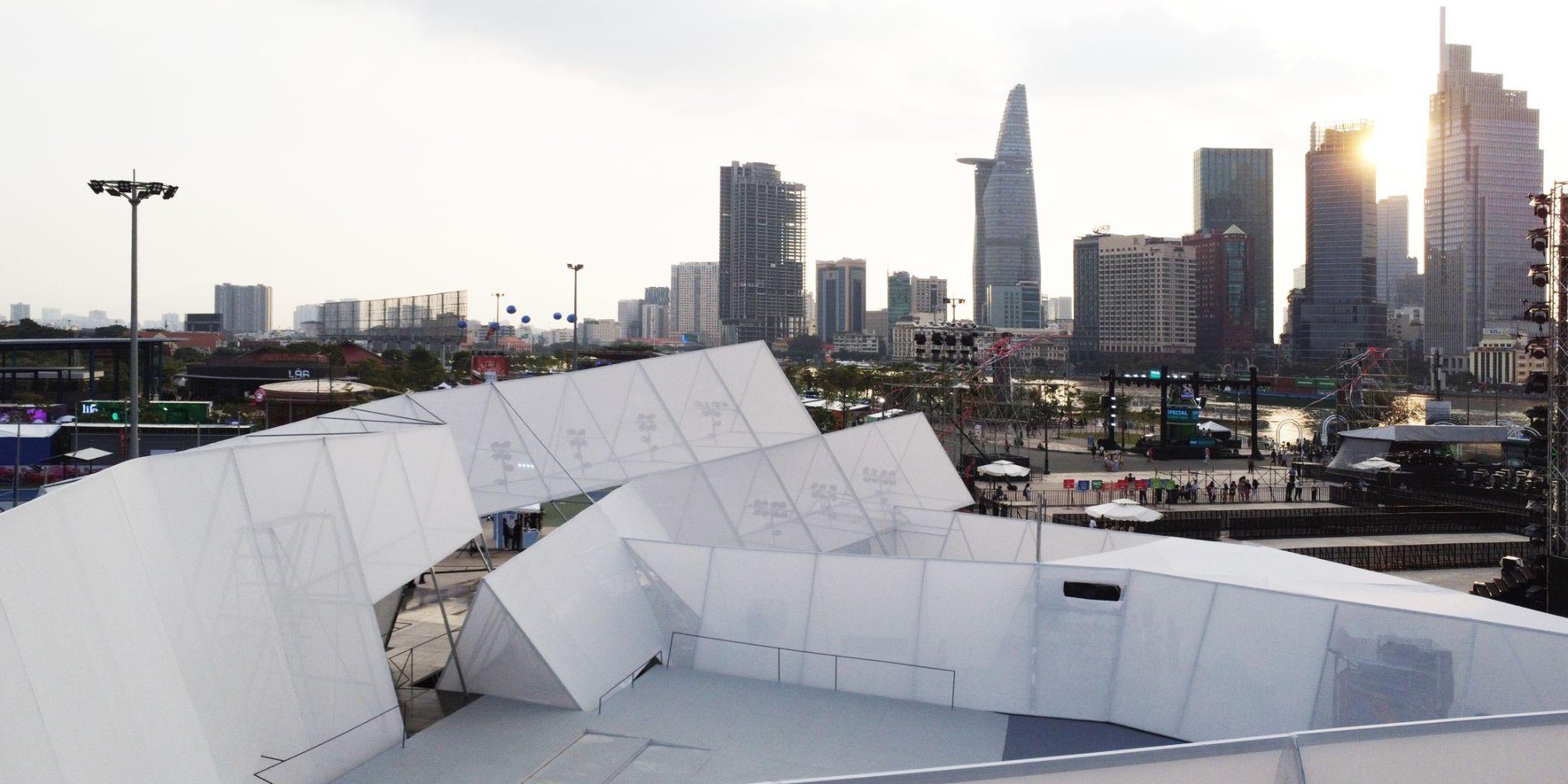 Immersive House© 2025: Lời mời gọi nghệ sĩ kiến tạo “bữa tiệc giác quan” Tết- Ảnh 7. Immersive House© 2025: Lời mời gọi nghệ sĩ kiến tạo “bữa tiệc giác quan” Tết- Ảnh 7.