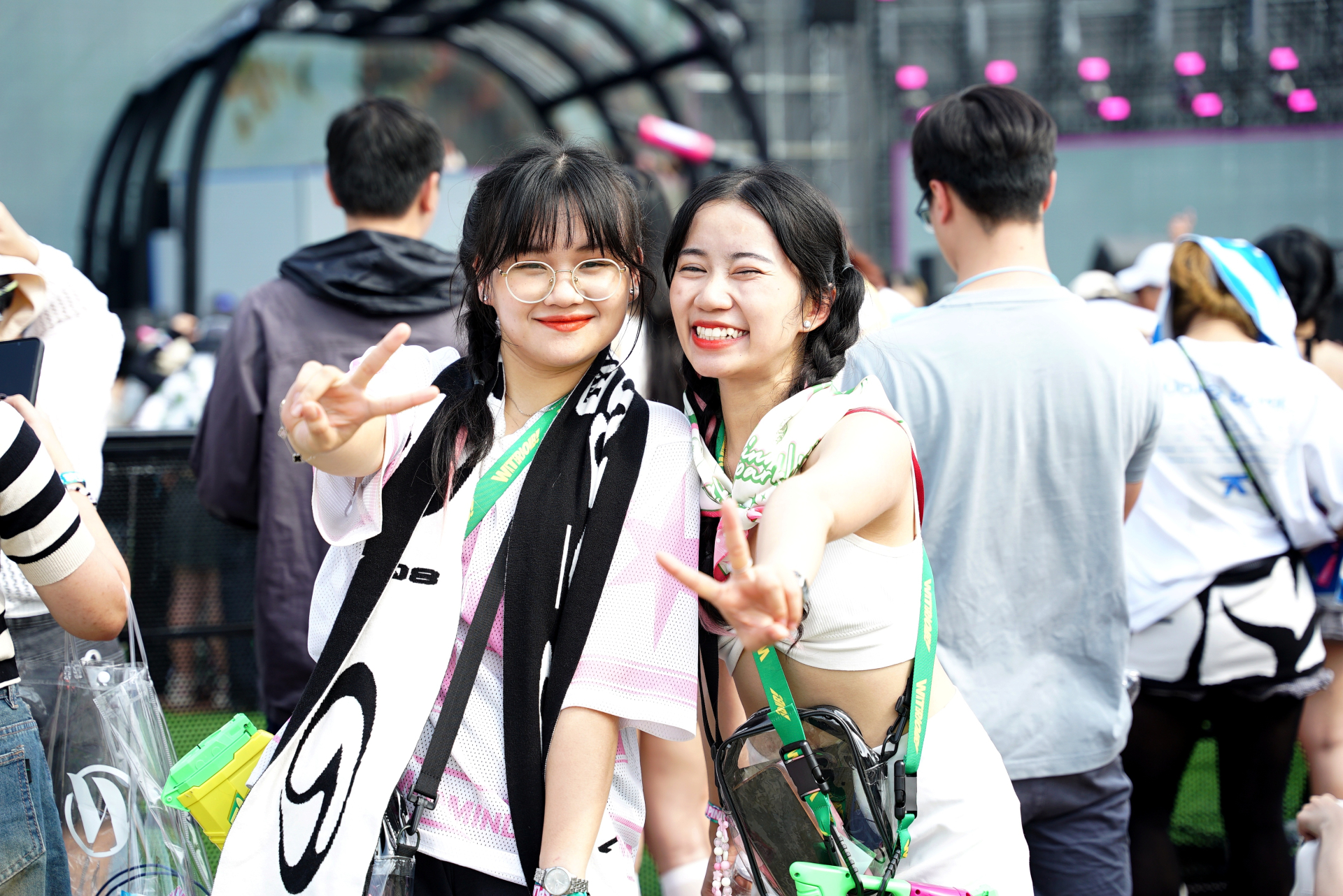 Cập nhật hội gái xinh HOT nhất lúc này: Sẵn sàng "ướt sũng" cùng Bi Rain, Dương Domic tối nay!!!- Ảnh 8.