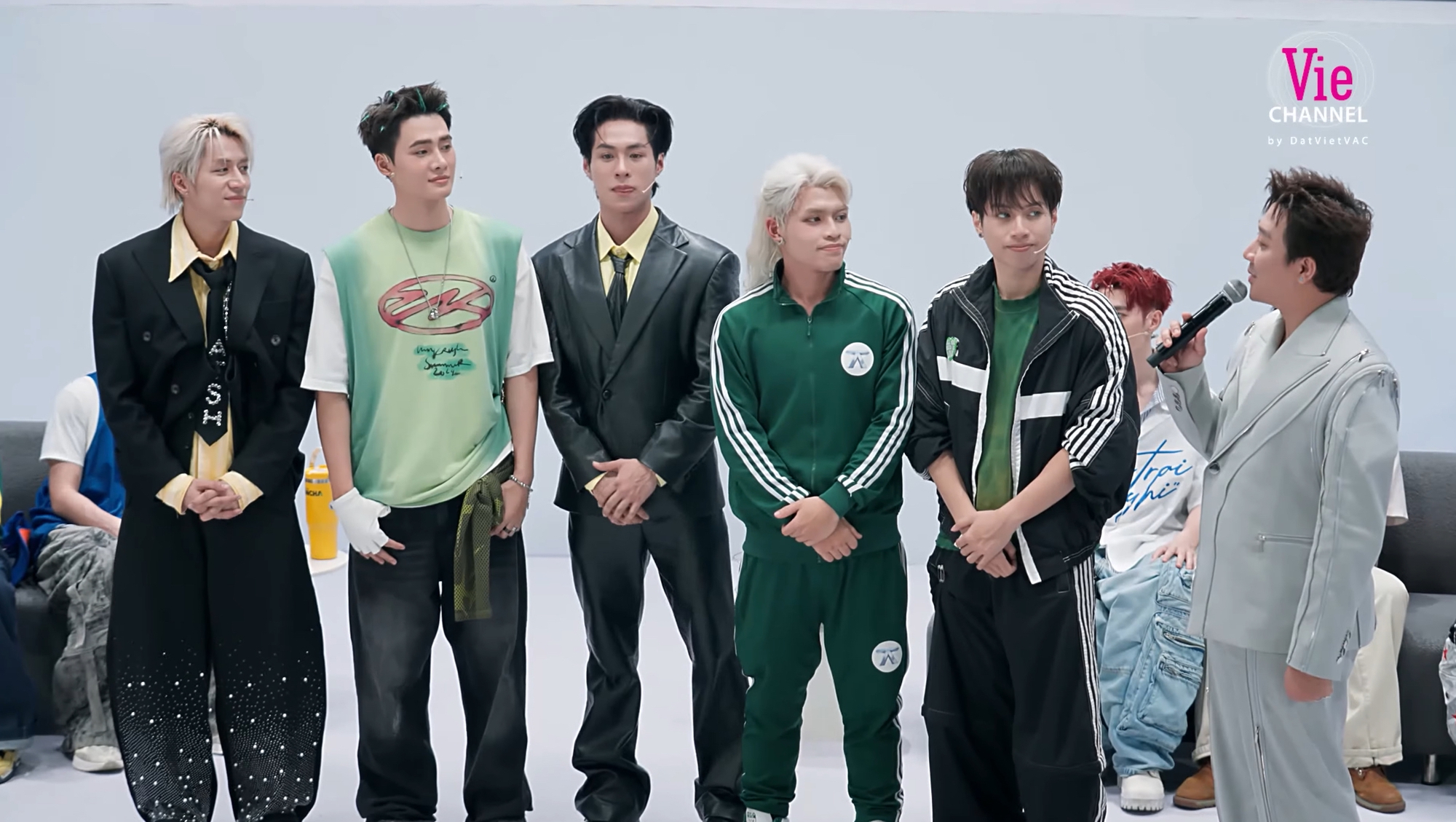 Thêm 7 Anh Trai Say Hi bị loại- Ảnh 3. Thêm 7 Anh Trai Say Hi bị loại- Ảnh 3.