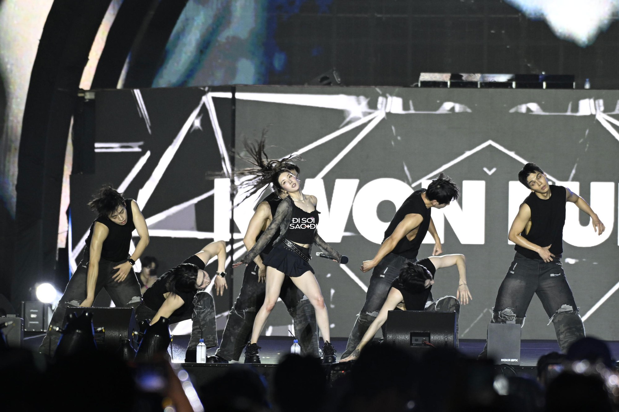 Chưa bao giờ thấy Chưa bao giờ thấy