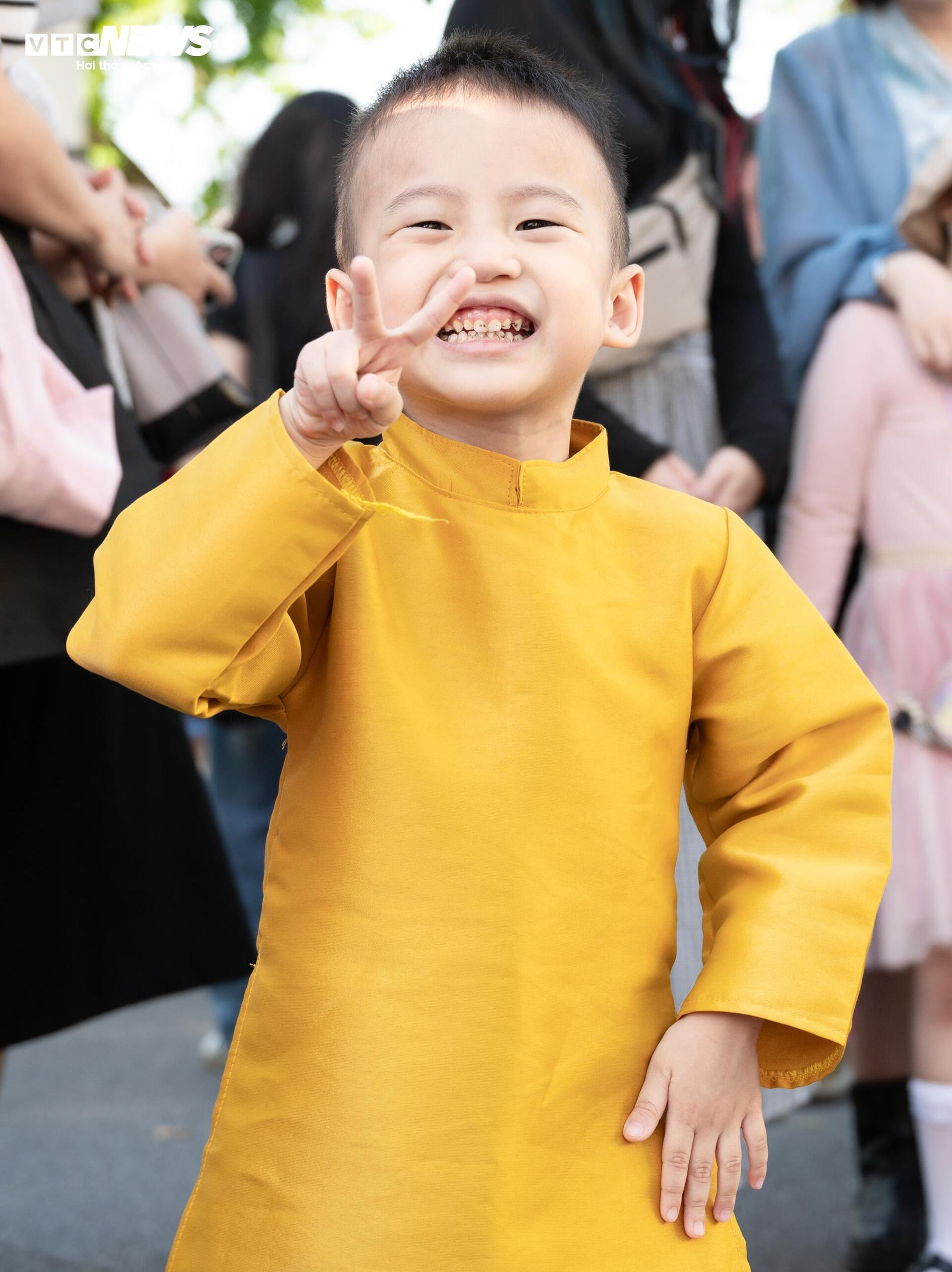 Gần 800 người mặc cổ phục diễu hành trên phố đi bộ Hồ Gươm- Ảnh 13.