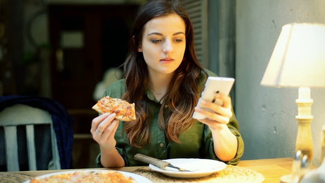 Sau buổi họp lớp tôi nhận ra, không phải tiền bạc hay địa vị, tôi thua hẳn bạn bè ở điểm này, mà tất cả cũng là do tôi- Ảnh 4.