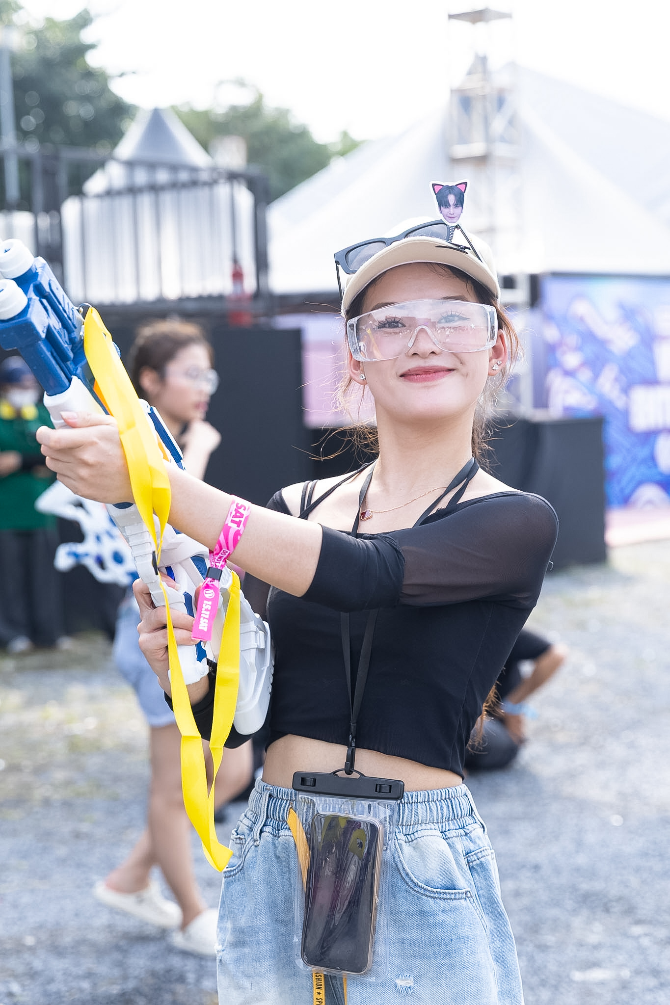 NGAY LÚC NÀY: MIN xuất hiện khiến sân khấu WATERBOMB “nổ tung”, hàng nghìn khán giả ướt sũng vì màn phun nước cực đã!- Ảnh 15. NGAY LÚC NÀY: MIN xuất hiện khiến sân khấu WATERBOMB “nổ tung”, hàng nghìn khán giả ướt sũng vì màn phun nước cực đã!- Ảnh 15.