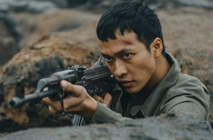 Nam diễn viên Mưa Đỏ có đang mắc bệnh ngôi sao?- Ảnh 5. Nam diễn viên Mưa Đỏ có đang mắc bệnh ngôi sao?- Ảnh 5.