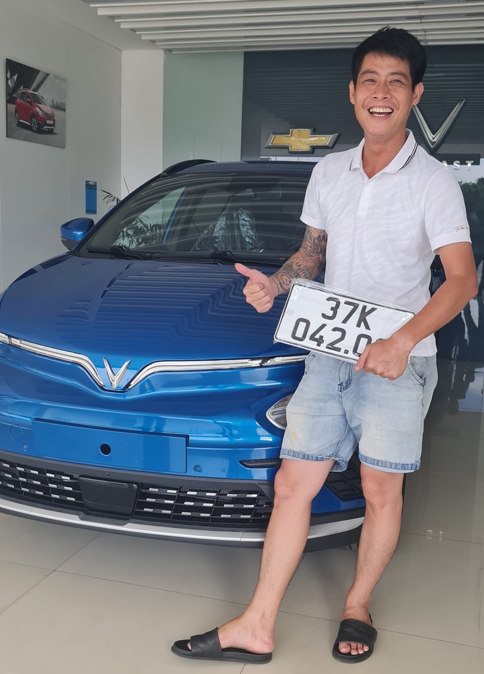 Từng sở hữu cả Camry, Lexus và mobihome nay chỉ trung thành với VinFast, chủ xe chia sẻ: ‘Xe điện là pin dự phòng khổng lồ mà chỉ trải qua bão lụt, mất điện mới nhận ra’- Ảnh 1. Từng sở hữu cả Camry, Lexus và mobihome nay chỉ trung thành với VinFast, chủ xe chia sẻ: ‘Xe điện là pin dự phòng khổng lồ mà chỉ trải qua bão lụt, mất điện mới nhận ra’- Ảnh 1.