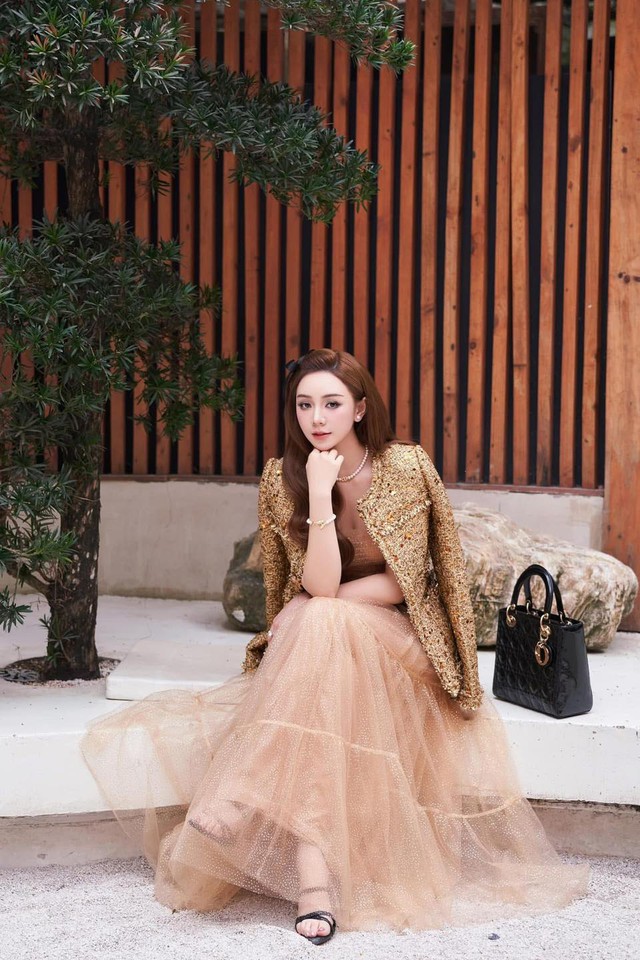 Mỹ nhân Việt đẹp đến mức được khen như Phạm Băng Băng, giờ tăng cân visual suýt không nhận ra- Ảnh 4. Mỹ nhân Việt đẹp đến mức được khen như Phạm Băng Băng, giờ tăng cân visual suýt không nhận ra- Ảnh 4.