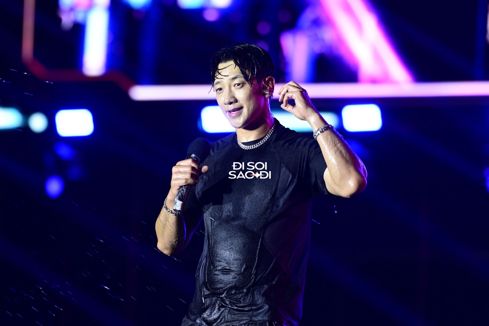 "Ông chú U45" Bi Rain mới đích thực là "bom sex" của WATERBOMB!- Ảnh 12. "Ông chú U45" Bi Rain mới đích thực là "bom sex" của WATERBOMB!- Ảnh 12.