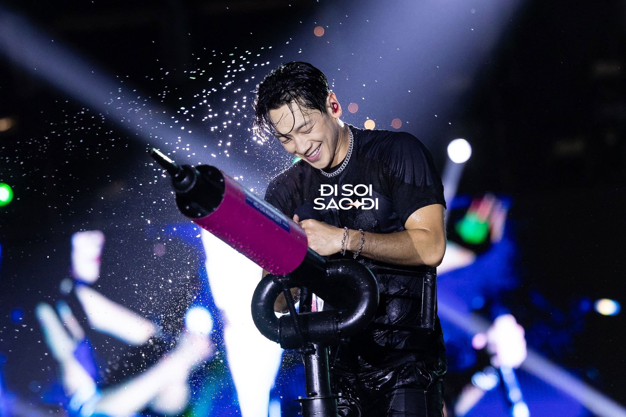 "Ông chú U45" Bi Rain mới đích thực là "bom sex" của WATERBOMB!- Ảnh 13. "Ông chú U45" Bi Rain mới đích thực là "bom sex" của WATERBOMB!- Ảnh 13.