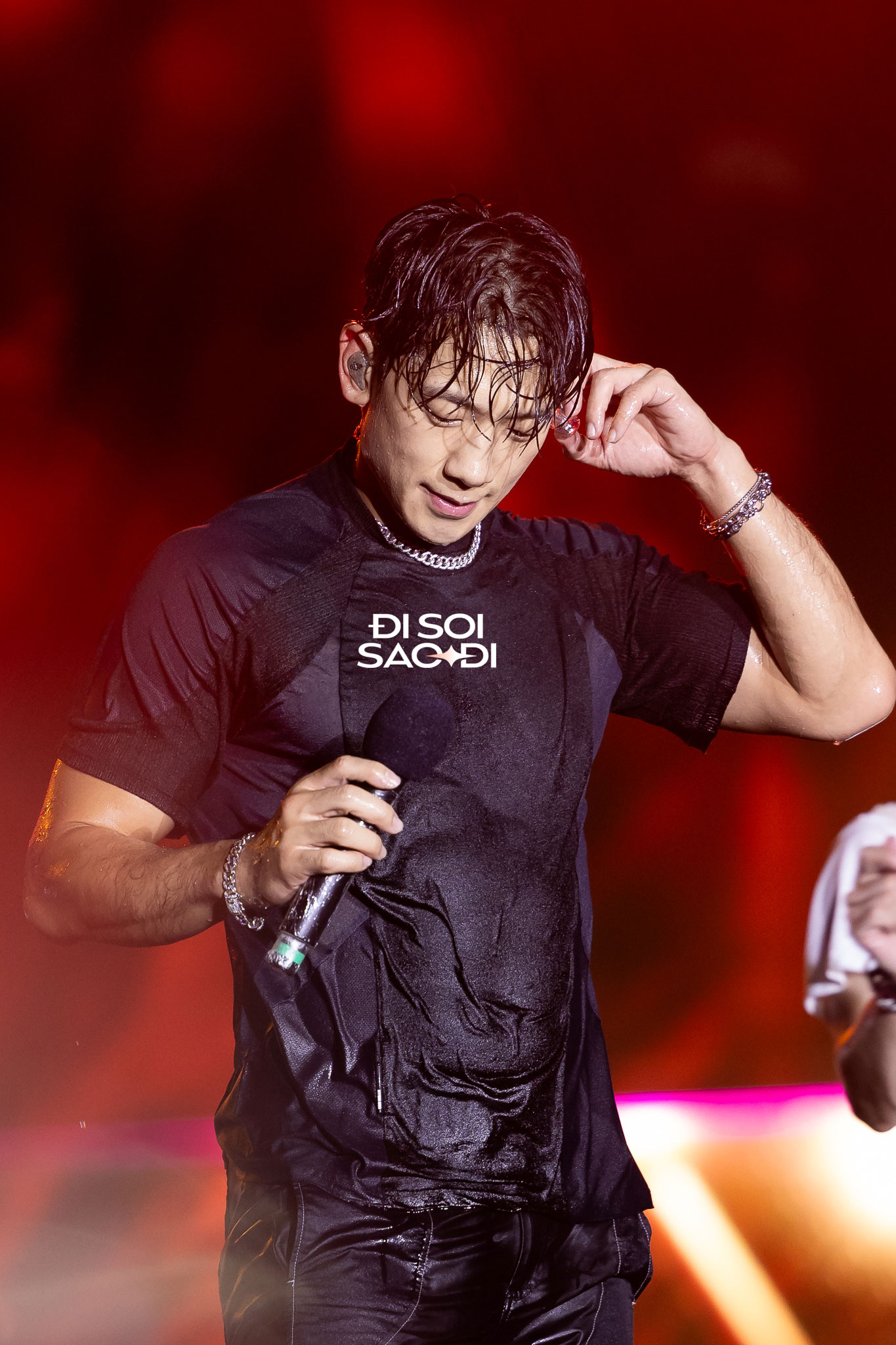 "Ông chú U45" Bi Rain mới đích thực là "bom sex" của WATERBOMB!- Ảnh 7. "Ông chú U45" Bi Rain mới đích thực là "bom sex" của WATERBOMB!- Ảnh 7.