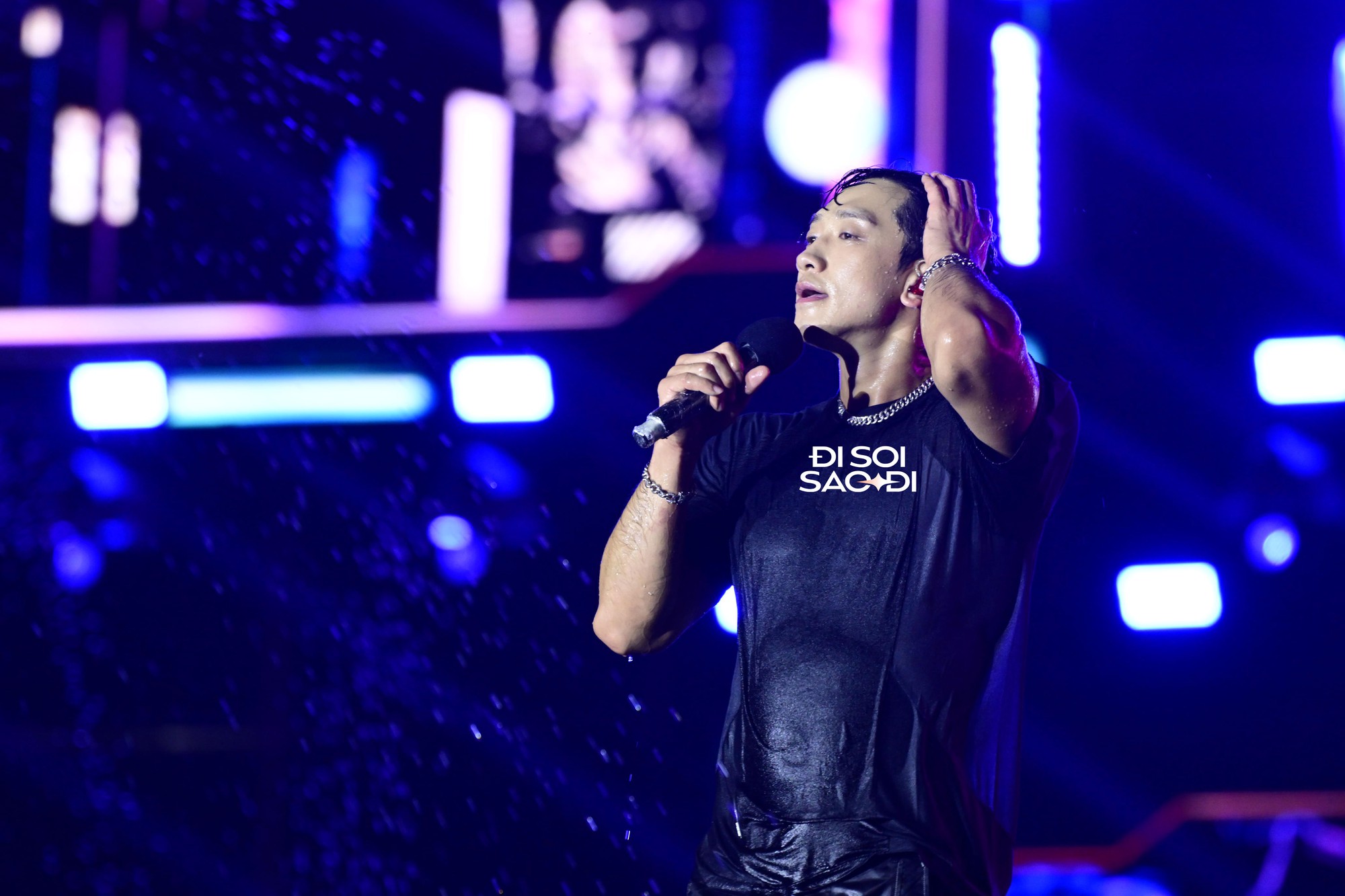 "Ông chú U45" Bi Rain mới đích thực là "bom sex" của WATERBOMB!- Ảnh 5. "Ông chú U45" Bi Rain mới đích thực là "bom sex" của WATERBOMB!- Ảnh 5.