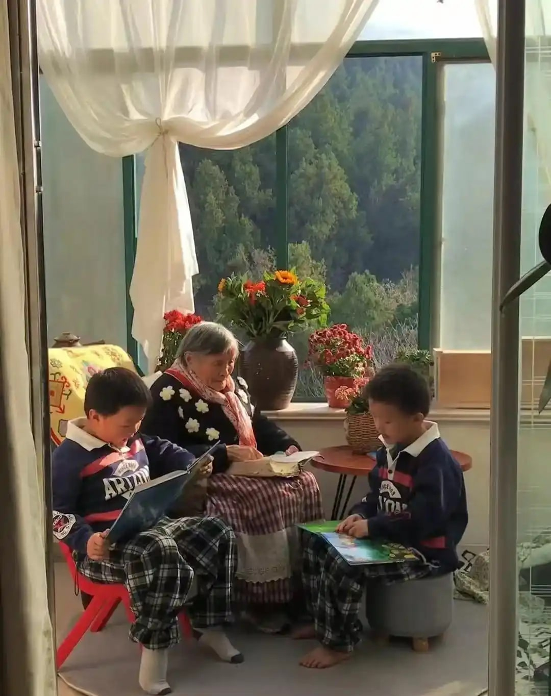 Ngôi nhà của bà cụ 92 tuổi gây xúc động: Như bước ra từ hoạt hình Ghibli, góc nào cũng chữa lành- Ảnh 13. Ngôi nhà của bà cụ 92 tuổi gây xúc động: Như bước ra từ hoạt hình Ghibli, góc nào cũng chữa lành- Ảnh 13.