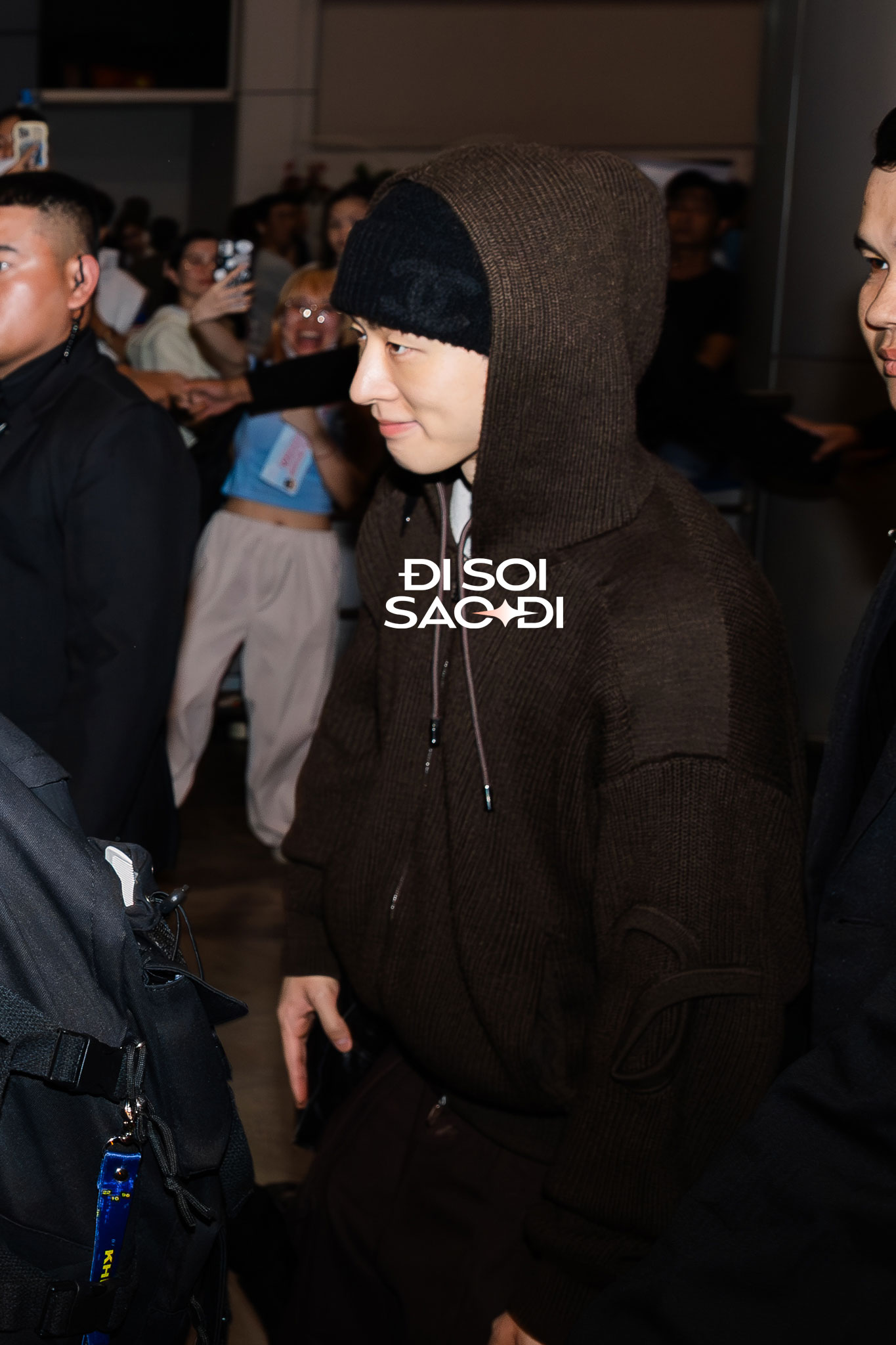 Dàn sao WATERBOMB ngày 2 đổ bộ Tân Sơn Nhất: Hwasa - EXID sexy Dàn sao WATERBOMB ngày 2 đổ bộ Tân Sơn Nhất: Hwasa - EXID sexy