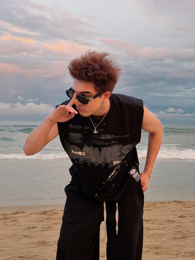 Vừa công khai yêu CiiN lập tức bị netizen tranh cãi, OgeNus im lặng để 2 đàn anh ra mặt Vừa công khai yêu CiiN lập tức bị netizen tranh cãi, OgeNus im lặng để 2 đàn anh ra mặt