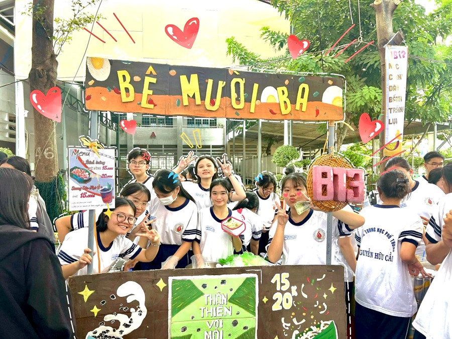 Nam sinh cả thời đi học không một lần được khen thưởng, 8 năm sau trở về trường cũ mà ai cũng ngưỡng mộ- Ảnh 6. Nam sinh cả thời đi học không một lần được khen thưởng, 8 năm sau trở về trường cũ mà ai cũng ngưỡng mộ- Ảnh 6.