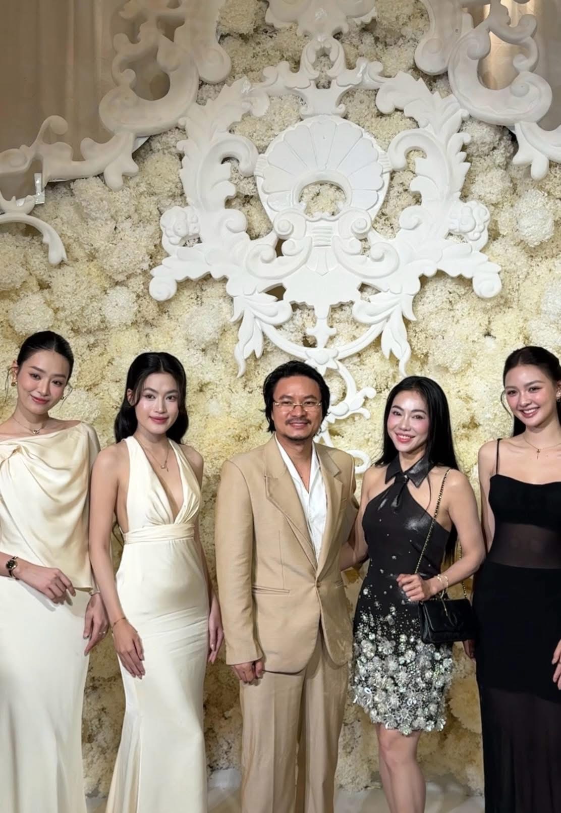 Đám cưới Á hậu Tâm Như và chồng doanh nhân: Cô dâu khóc nức nở, Khánh Vân, Ngọc Châu và dàn sao Việt đổ bộ- Ảnh 5. Đám cưới Á hậu Tâm Như và chồng doanh nhân: Cô dâu khóc nức nở, Khánh Vân, Ngọc Châu và dàn sao Việt đổ bộ- Ảnh 5.