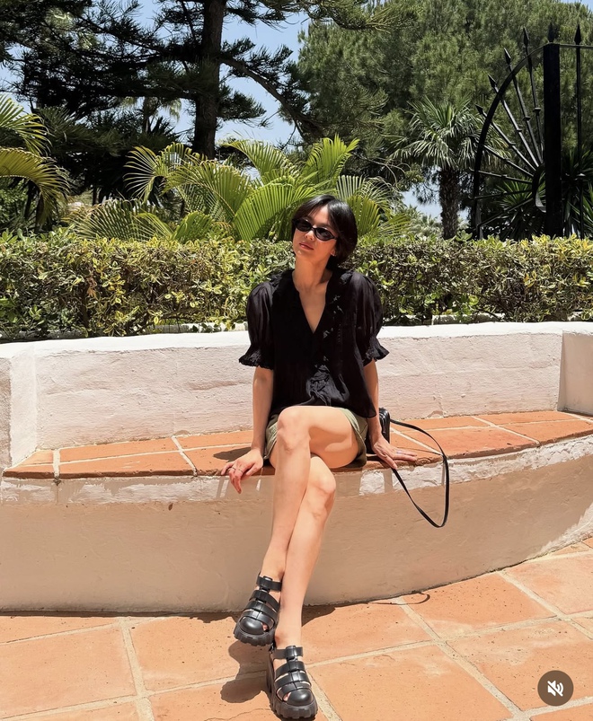 Hoá ra Song Hye Kyo làm tomboy đẹp thế này- Ảnh 10. Hoá ra Song Hye Kyo làm tomboy đẹp thế này- Ảnh 10.