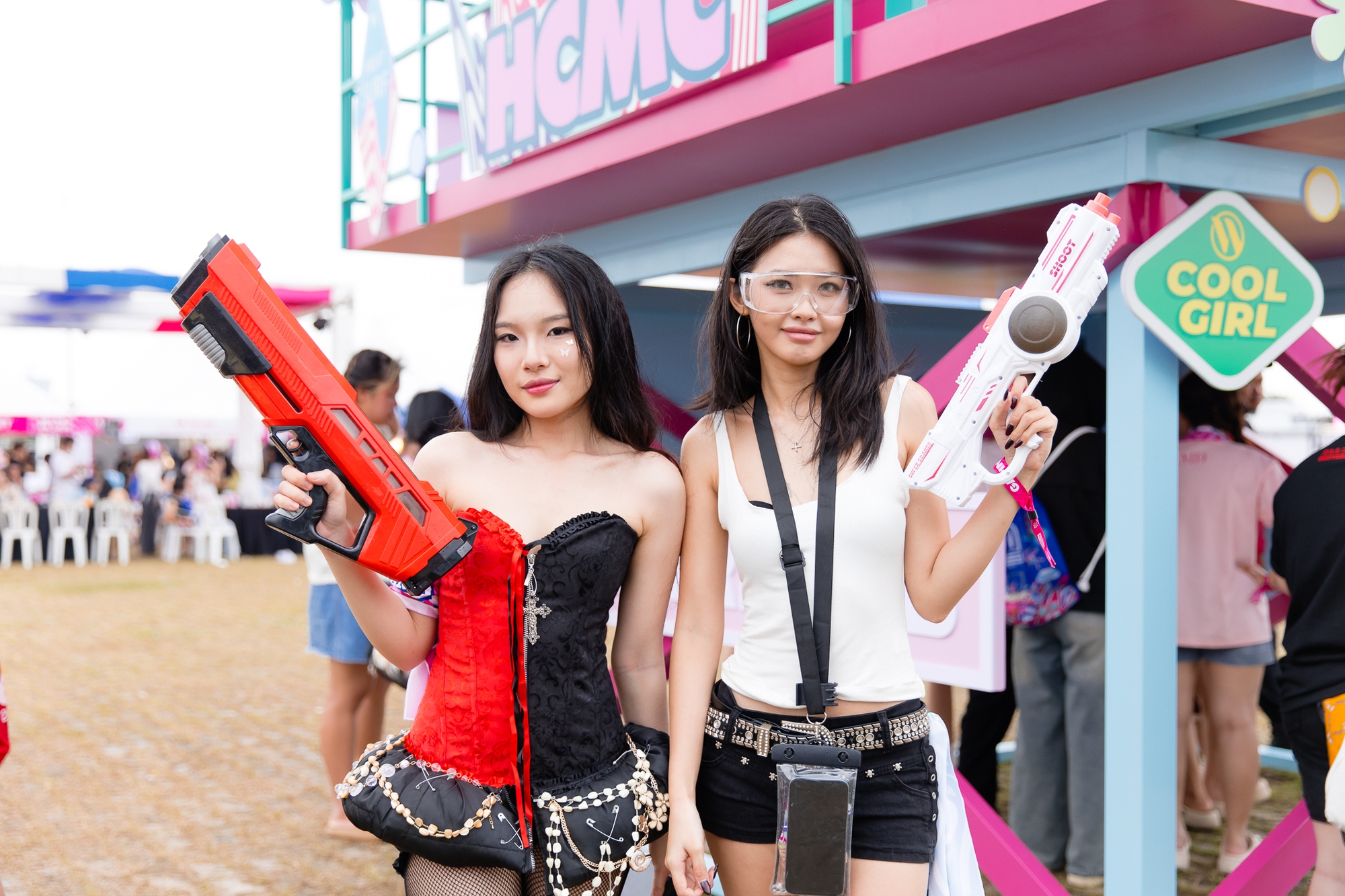 Quang Hùng MasterD xuất hiện đốt cháy WATERBOMB, trời đổ mưa nhưng bữa tiệc nhạc nước nóng lên từng phút- Ảnh 12. Quang Hùng MasterD xuất hiện đốt cháy WATERBOMB, trời đổ mưa nhưng bữa tiệc nhạc nước nóng lên từng phút- Ảnh 12.