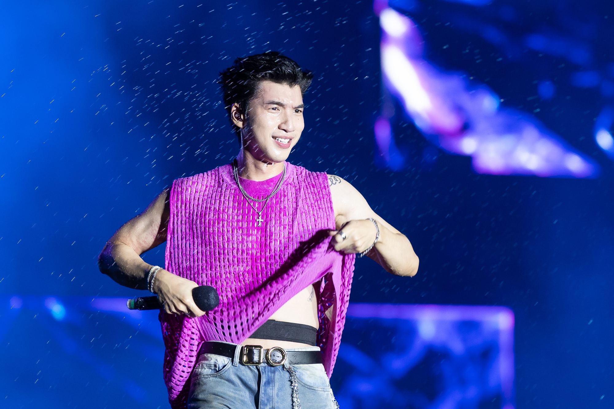 HIEUTHUHAI xin lỗi- Ảnh 1. HIEUTHUHAI xin lỗi- Ảnh 1.