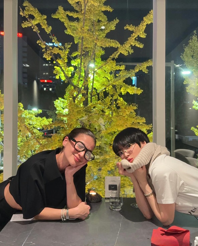 Hoá ra Song Hye Kyo làm tomboy đẹp thế này- Ảnh 1. Hoá ra Song Hye Kyo làm tomboy đẹp thế này- Ảnh 1.