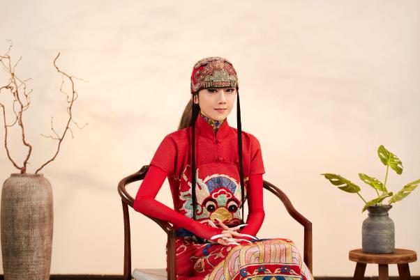 Dương Lệ Bình lần đầu tiên biểu diễn tại Việt Nam- Ảnh 2. Dương Lệ Bình lần đầu tiên biểu diễn tại Việt Nam- Ảnh 2.