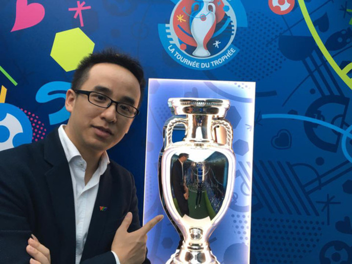 Chàng trai thi 'Ai là triệu phú' bất ngờ trở thành BTV nổi tiếng của VTV là ai?- Ảnh 2.