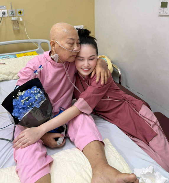 Thông tin tang lễ mẹ ca sĩ Tuấn Hưng- Ảnh 4. Thông tin tang lễ mẹ ca sĩ Tuấn Hưng- Ảnh 4.