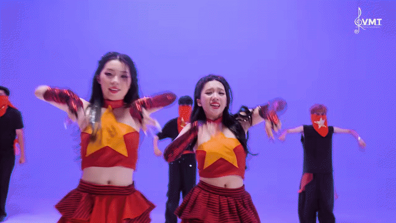 Nể người hát 1 thì nể người sáng tác 10: Ca khúc gây tranh cãi về lyrics lẫn nhạc, như 5 giọng AI gộp lại- Ảnh 3. Nể người hát 1 thì nể người sáng tác 10: Ca khúc gây tranh cãi về lyrics lẫn nhạc, như 5 giọng AI gộp lại- Ảnh 3.